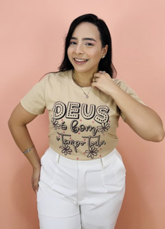 T-SHIRT CANELADA DEUS É BOM O TEMPO TODO-BEGE - comprar online