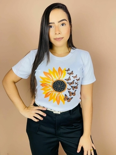 T-shirt Canelada Girassol e borboletas - Fabi T-shirts