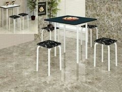 Mesa Dobrável com 4 Banquetas