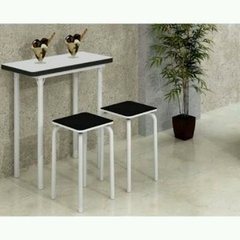 Mesa Dobrável com 4 Banquetas na internet