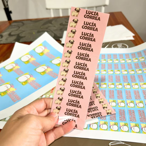 Etiquetas en autoadhesivo