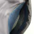 interior da bolsa de festa clutch feminina azul Augusta Queiroz
