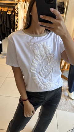 Remera relieve