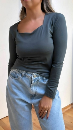 REMERA MILA