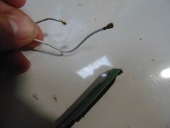 Imagem do Dobradiça Lado Direito + Cabo Da Antena Wireless Dell V131