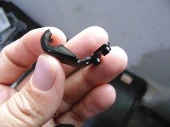 Imagem do Acabamento Da Dobradiça Lado Direito Notebook Hp Dv3-1073d
