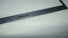 Carcaça Moldura Da Tela (bezel) Samsung 530u Ba75-03710a na internet