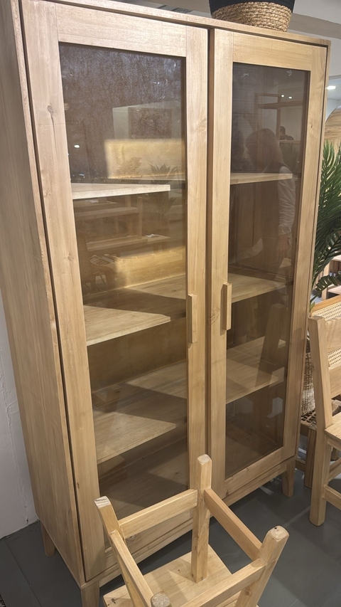 Vajillero 1.75 tirador de madera