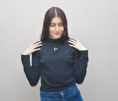 Remera Skadi negro - CHEVAL