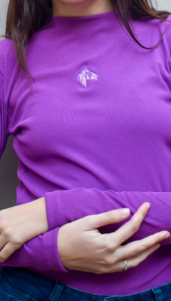 Remera Skadi púrpura - CHEVAL