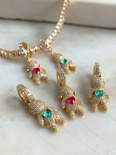 Pingente MENINO Cravejado Banhada a Ouro 18K - Semijoias - comprar online