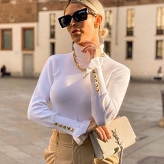 BLUSA ARIANE TRICOT MODAL GOLA ALTA BOTOES NA MANGA na internet