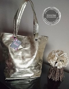 Bolso metalizado en ecocuero