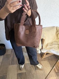 Cartera/ Bandolera Greta chocolate - comprar online