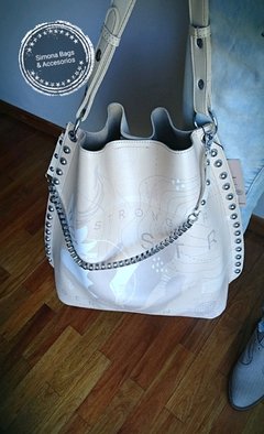 Cartera/ Bolso amplio.