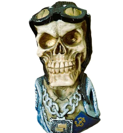 Transforme seu espaço com a Caveira Rapper Grande. Escultura em resina com design detalhado, ideal para ambientes alternativos. Adquira já a sua!