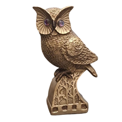 Escultura de coruja em gesso dourado com base decorativa de 17cm