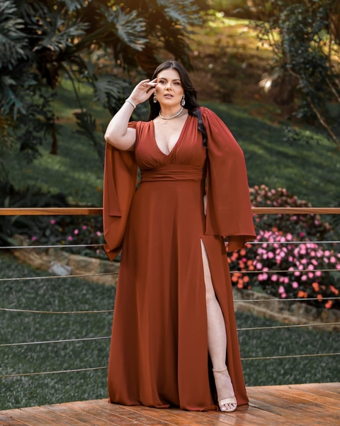 VESTIDO DE FESTA PLUS SIZE DISPONÍVEL PARA LOCAÇÃO (21067)