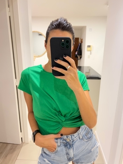 Remera Nudo