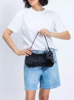 Bolsa Petite Jolie Icon Fur Bag Preta PJ11369 na internet