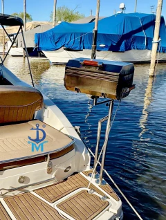 CANESTRARI 245 VOLVO 280 HP - Diego Marcon Broker Náutico