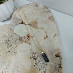 Colar com Pingente Pedra Natural Turmalina Negra - comprar online