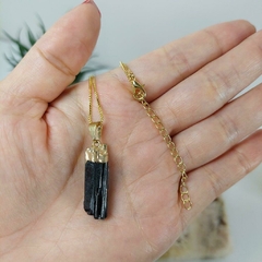 Colar com Pingente Pedra Natural Turmalina Negra na internet