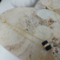 Pulseira Pedra Turmalina Preta Bruta Folheada a Ouro 18k Ajustável Gravata na internet