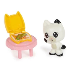 Mini Figura Pandy Paws con Accesorio - Gabby's Dollhouse - comprar online