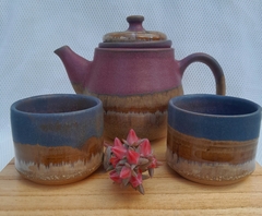 Tea pot globular ciruela y arena con filtro desmontable. - Kuwota/Mado