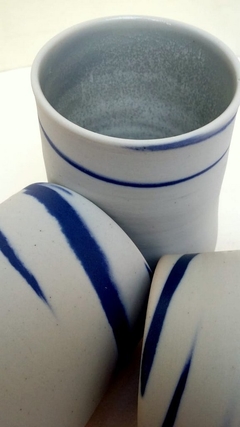 Tríada de yunomis porcelana blanca y azúl cobalto - comprar online