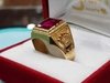 Anillo para caballero de oro 18K con piedra roja