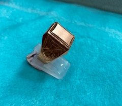 Anillo de caballero oro 18K sello con cuerpo facetado 7,10g en internet