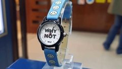 Imagen de reloj 47 street mujer emoji