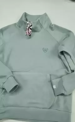 BUZO CUELLO ALTO MICROPOLAR LOGO BORDADO ACERO