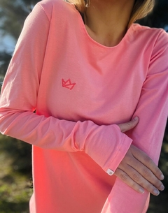 3280. REMERA MANGA LARGA CON LOGO BORDADO PAPAYA - comprar online