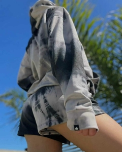 BUZO OVERSIZE CON CAPUCHA Y BOLSILLO CANGURO BATIK NEGRO Y GRIS - comprar online