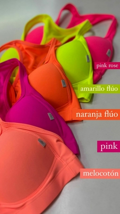 TOP CON TAZA SOFT ESPALDA DEPORTIVA NARANJA