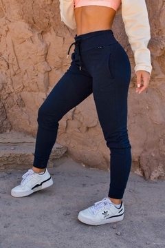 6042R. PANTALON BABUCHA CLASICO CON PUÑO Y CINTURA SIN FRISA AZUL MARINO