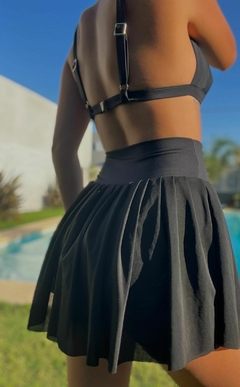 POLLERA TABLEADA CON SHORT ABAJO NEGRA