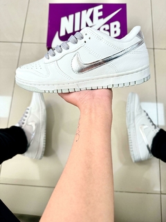 Dunk Low Premium Branco/Prata