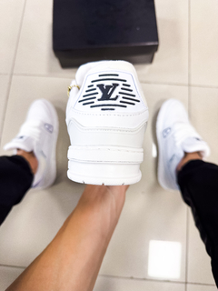 Louis Vuitton Trainer Branco na internet