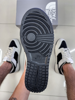 Imagem do Dunk Low PREMIUM THE NORTH FACE Preto/Bege