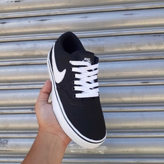Nike SB Preto/Branco - comprar online