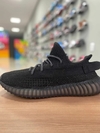 Yeezy Boost preto