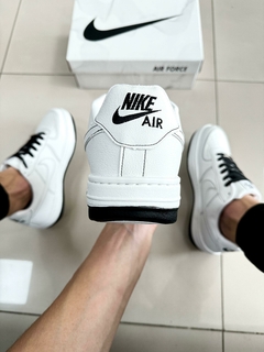 Air Force Premium White Black na internet