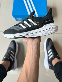 Adidas Ultra Boost Preto/Branco