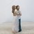 Escultura Casal Dançando Festa Resina 15x8cm - comprar online
