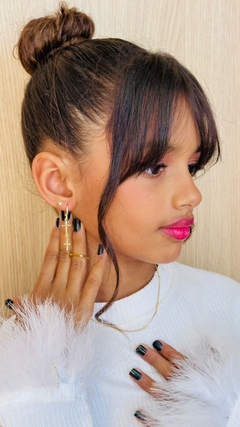 Argola pingente dupla de Cruz GLAMOUR folheada em ouro 18k- ARG0030D - Usitar Adornos de Luxo