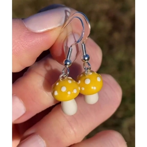 Brinco de Cogumelo Amanita – Amarelo - comprar online
